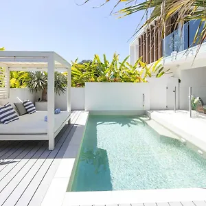 https://shore-haven.hotelssunshinecoast.net